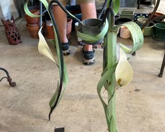 #225 Gazing ball stand metal with calla lily legs 16x27 $20.00