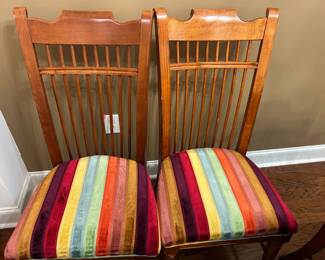 #9 Dining room table by Lexington with 2 captain chairs and 6 regular chairs rainbow velvet, 2 leaves 72.5-104.5 x 48.5 x 30.5 (as is finish) $425.00