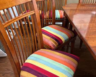 #9 Dining room table by Lexington with 2 captain chairs and 6 regular chairs rainbow velvet, 2 leaves 72.5-104.5 x 48.5 x 30.5 (as is finish) $425.00