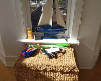 Wicker hamper