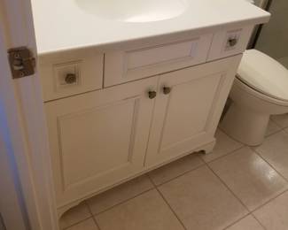 Bath vanity