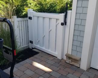 Vinyl fencing & gate