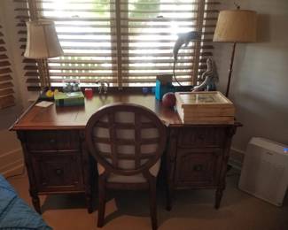 Tommy Bahama-inspired desk & chair; table lamps