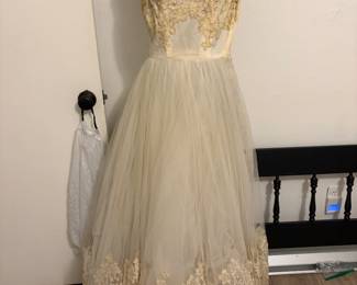 Gorgeous Lace Vintage Wedding Dress 