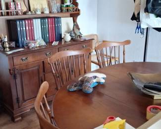 Matching Hutch cannot find marking, but could also be Haywood Wakefield