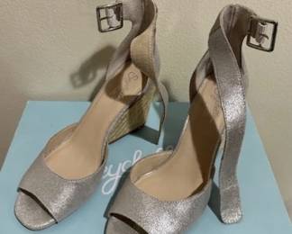 Seycheilles, size 6.5