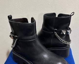Marc Fisher Chelsea boots, 6.5