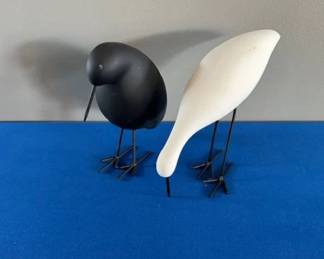 Piper black and white decorative bird sculptures.
