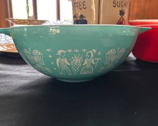 VINTAGE PYREX TURQUOISE AMISH BUTTERPRINT