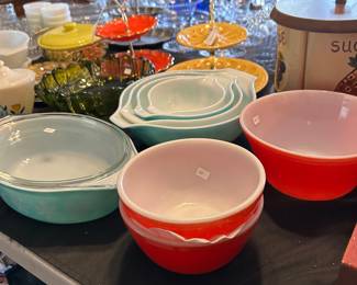 VINTAGE PYREX