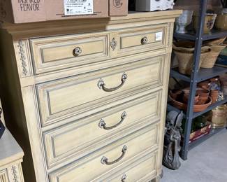 BLONDE BEDROOM SET