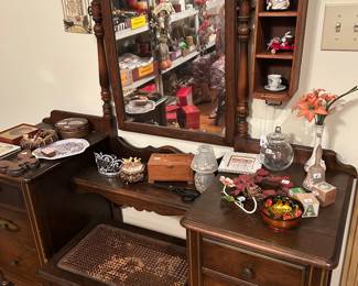 ANTIQUE VANITY DRESSER