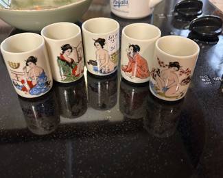 JAPANESE PORCELAIN SAKE CUPS