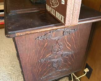 SINGER SEWING MACHINE