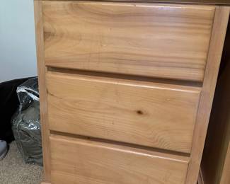 (2) matching small chests of drawers.......