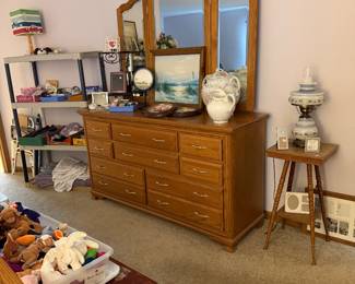 Oak dresser with mirror