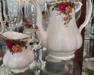 Royal Albert Old Country Roses set