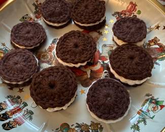 Crochet Oreo cookies 