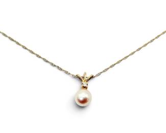 14k Gold Pearl Pendant on Dainty Chain 1.34g Total