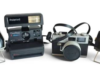 Vintage Minolta HiMatic E Polaroid One Step Camera With 2 Slide Viewers
