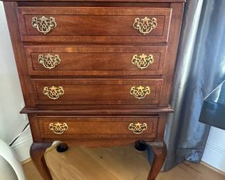 Chest - Stoneleigh Mahogany Server / Silverware