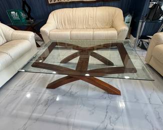 Wood/glass coffee table