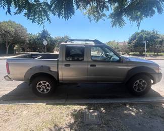 Mechanic’s Special! I Runs! 2001 Nissan Truck 140K miles
