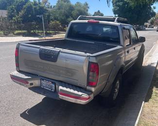 Mechanic’s Special! I Runs! 2001 Nissan Truck 140K miles
