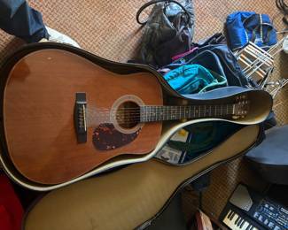 Avila Acoustic Guitar
