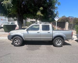 Mechanic’s Special! I Runs! 2001 Nissan Truck 140K miles