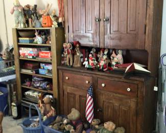 Tall one piece country cupboard, bears, Byers choice