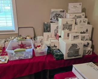 Christmas / Holiday Decor including Heritage Village Buildings & Accessories