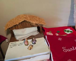 1967 Nativity Set Complete with Creche