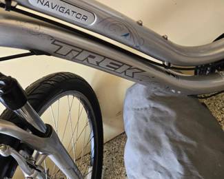 Ladies TREK Navigator Bike with Cover & Accessories