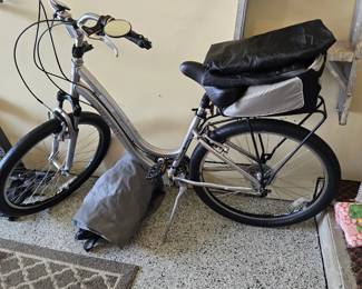 Ladies TREK Navigator Bike with Cover & Accessories