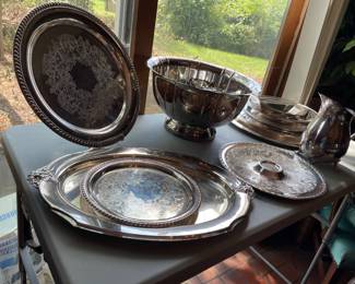 Lots of silver plated pieces
