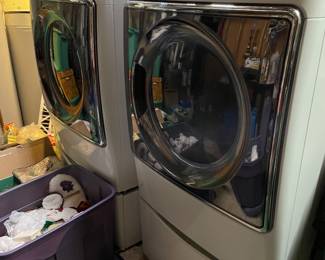 Washer and gas dryer