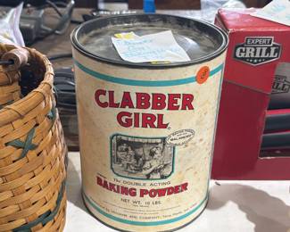 CLABBER GIRL TIN