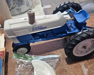 DIE CAST FORD TRACTOR TOY