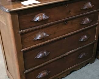 DRESSER