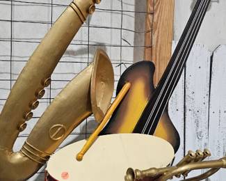 MUSICAL INSTRUMENT WALL DECOR