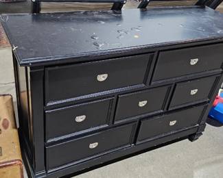 DRESSER