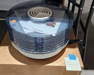 FOOD DEHYDRATOR