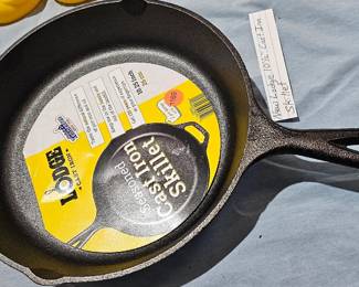 CAST IRON LODGE SKILLET