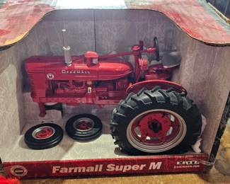DIE CAST FARMALL TRACTOR TOY