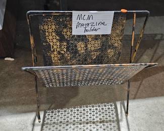 MCM MAGAZINE RACK