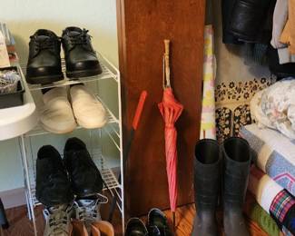 Men’s Shoes & Accessories – Nice men’s dress and casual shoes, boots, vintage umbrellas, walking sticks/canes & more.