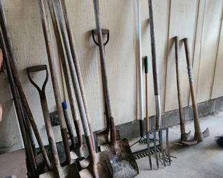VINTAGE GARDEN & YARD TOOLS – Assorted older long-handled tools including metal garden rakes, shovels, hoes and other yard tools. Great rustic and usable pieces.