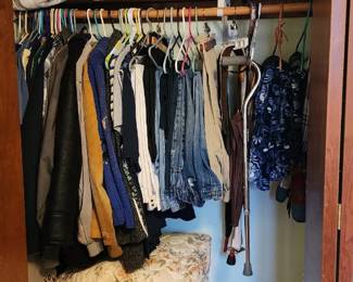 Clothing & Linens – Women’s clothing, jackets, blankets, comforters, pillows & assorted bedding.