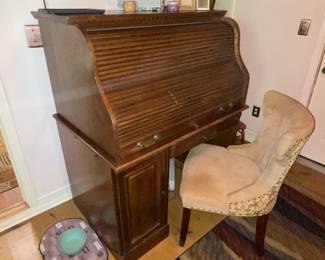 Roll top desk